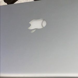 Apple 15 inch MacBook Pro￼